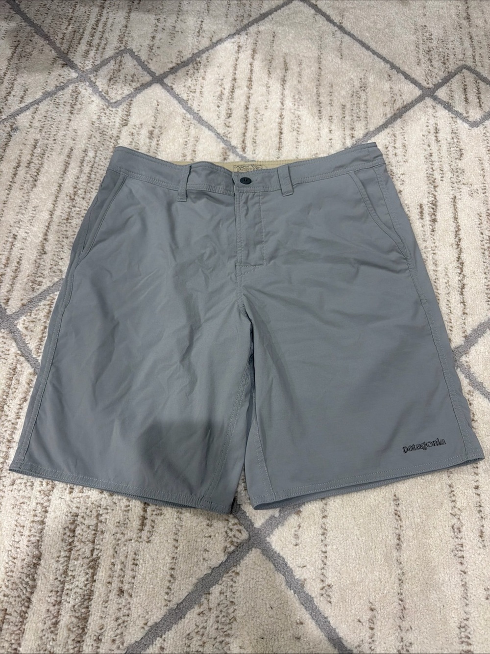 Patagonia Mens Stretch Wavefarer Walk Board Shorts Size 34 Light Gray Beach